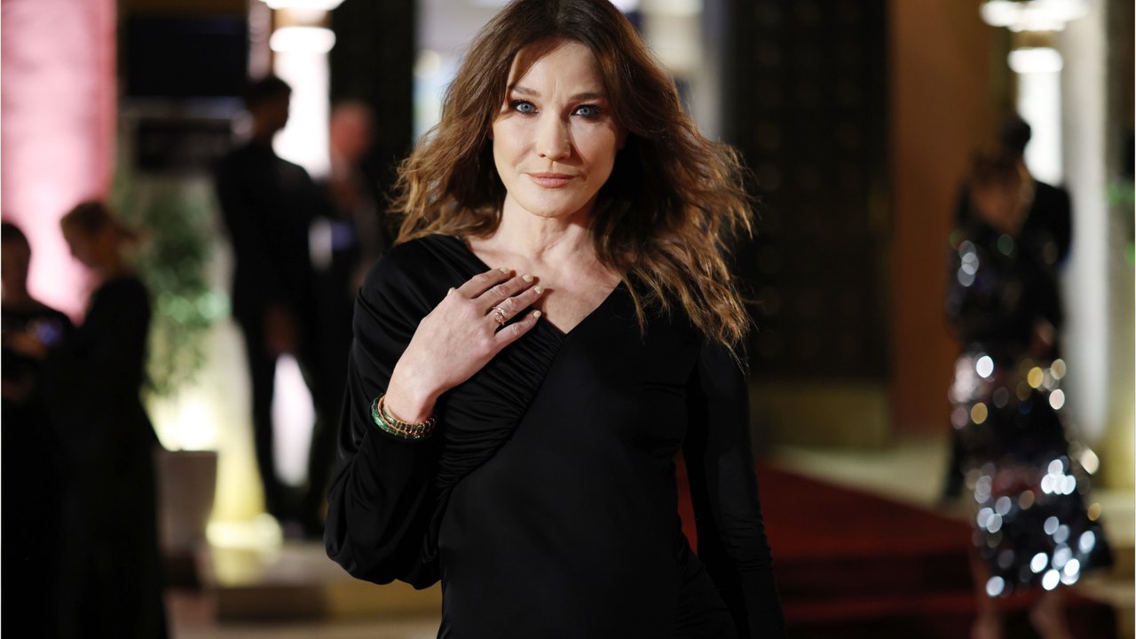 Voici - "J'ai une chambre de libre" : cette proposition coquine de Carla Bruni à Ben Attal et Jordane Crantelle