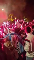 Aficionados argentinos celebran la victoria en el Mundial