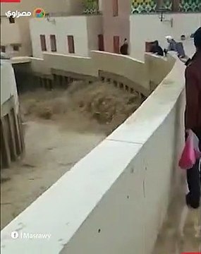 سيول جارفة تضرب مدينة فاس المغربية (مشاهد متداولة)
