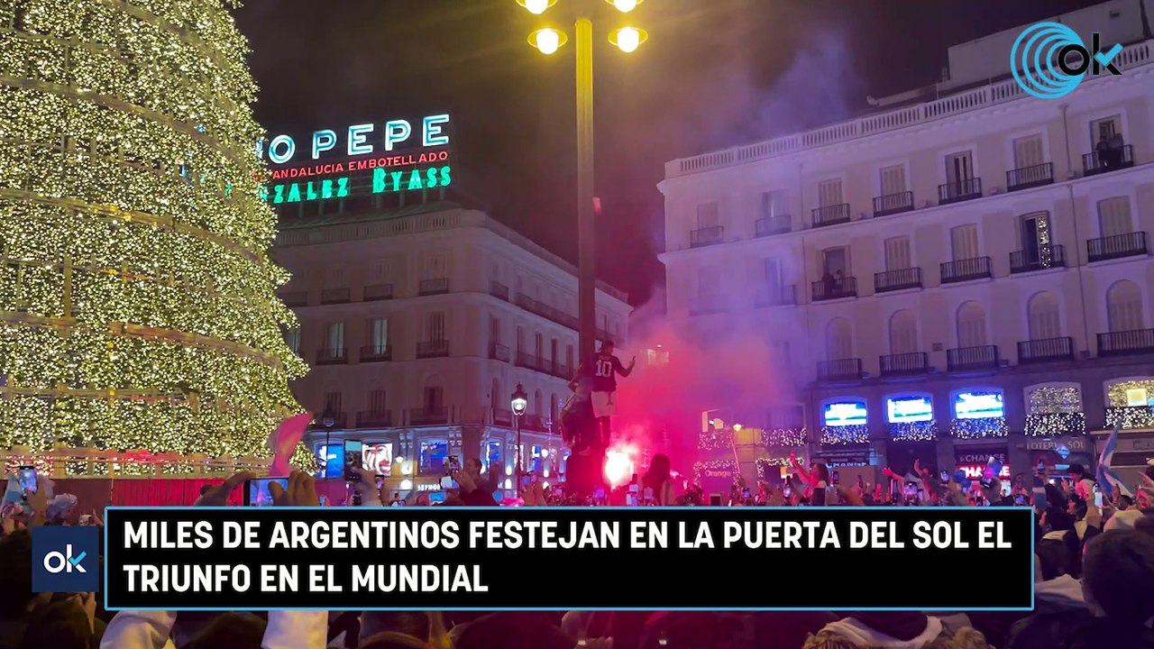 Miles de argentinos festejan en la Puerta del Sol el triunfo en el Mundial