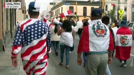 Video herunterladen: Watch: Peaceful protests in Peru after deadly political clashes