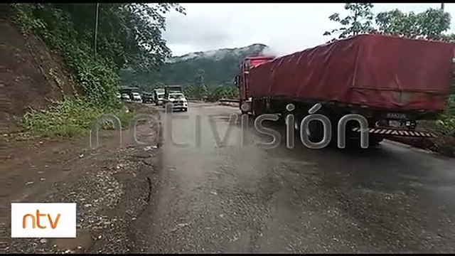 Mazamorra generó congestionamiento en Cristal Mayu vía Cochabamba - Santa Cruz