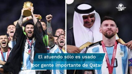 Por esta razón Messi fue vestido con una "capa" previo a levantar la Copa del Mundo