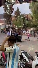 Belén: Hinchas atacaron a la Policía y dos de ellos resultaron heridos