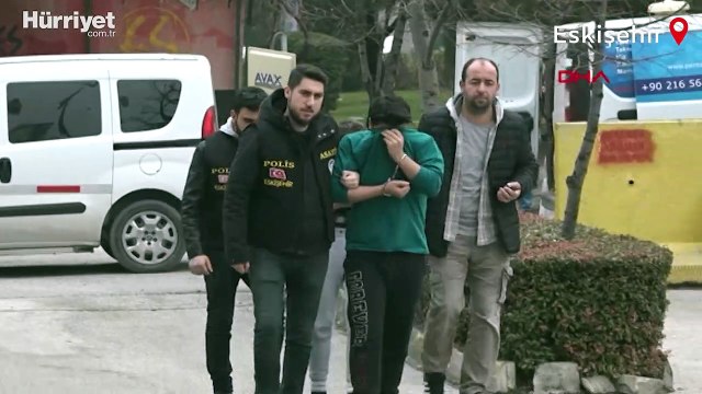 Sevgilisini tabancayla başından vurup öldürdü