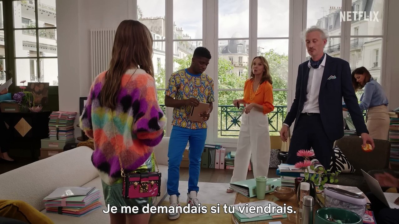 Découvrez les nouvelles images de la saison 3 de la série "Emily in Paris" qui sera diffusée à partir de mercredi sur Netflix