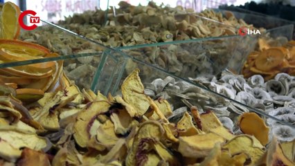 Mühendisliği bıraktı, Elazığ’da bir ilki başardı: Meyve kurusu siparişlerine yetişmeye çalışıyor