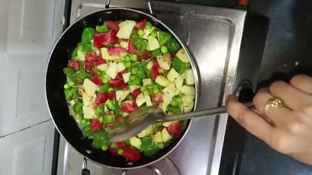 आलू शिमला मिर्च मटर की सब्जी। Shimla Mirch Recipe in Hindi। Capsicum Potato Recipe। EasyRecipe Hindi #alooshimlamirch #alooshimlamirchkisabji #capsicumpotato #easyrecipe #jaishreeshyam