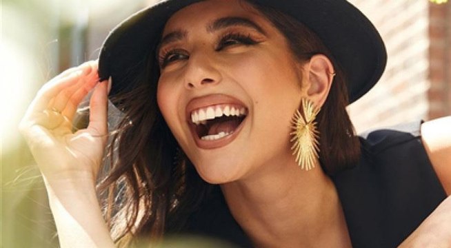 مايان السيد تخطف الأنظار بجلسة تصوير كلاسيكية