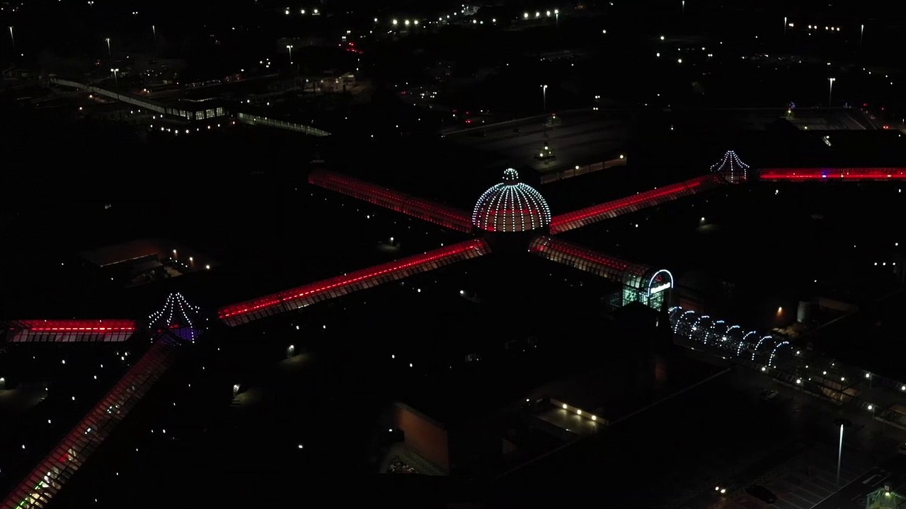 Meadowhall Shopping Centre unveil 'sleigh landing strip' to help Santa spot Sheffield