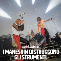 Las Vegas, i Maneskin distruggono gli strumenti durante il concerto