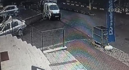 KARTAL'DA BETON MİKSERİ DEVRİLDİ