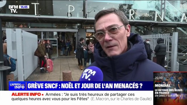 Grève à la SNCF pour les fêtes: des voyageurs à la gare Montparnasse en colère