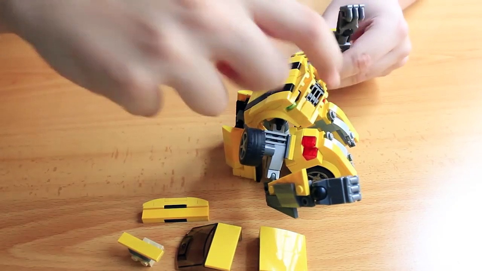 How to build a Lego Transformers Bumblebee (new Camaro version) - 08 -  video Dailymotion