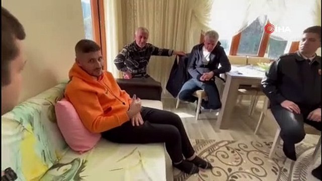Uzman Çavuşun Bacağına İsabet Eden Mermi Cep Telefonu Engeline Takıldı!