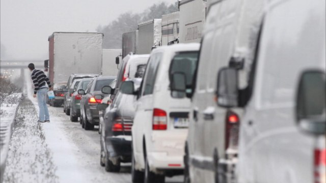 ADAC warnt: Hier drohen die schlimmsten Staus vor Weihnachten!