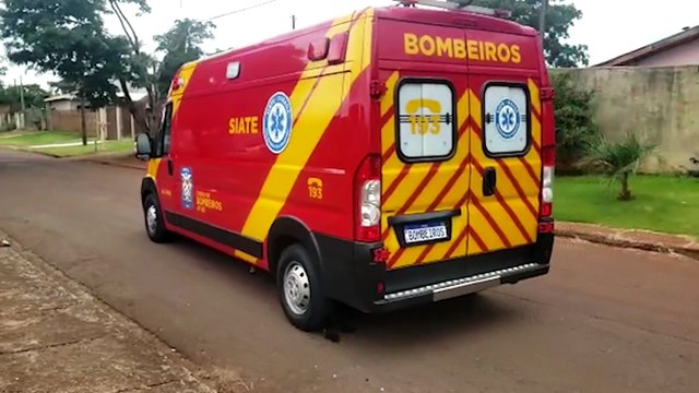 Ciclista fica ferida após ser atingida por carro no Cascavel Velho