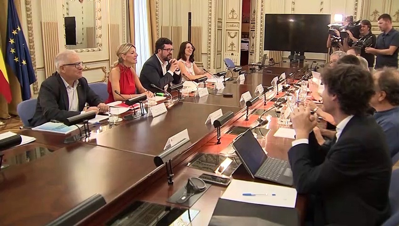Expertos sugieren subir SMI de entre el 4,6% y 8,2% en 2023