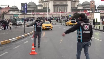 Taksim'de ticari taksiler denetlendi