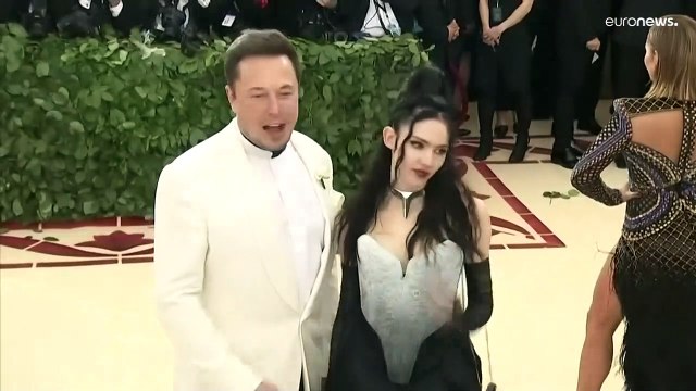 Илон Маск жалуется, что ему некому передать Twitter