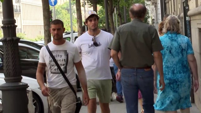 Íñigo Onieva se ríe al preguntarle sobre las intenciones de Hugo Arévalo con Tamara Falcó