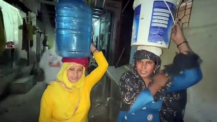 देखो कैसे बूँद बूँद पानी को तरसती केजरीवाल की दिल्ली केजरीवाल ने दिल्ली को "लंडन" बना दिया!