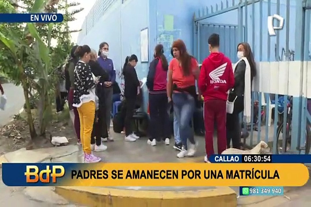Callao: padres pasan la noche en exteriores de colegio para conseguir vacante de matrícula