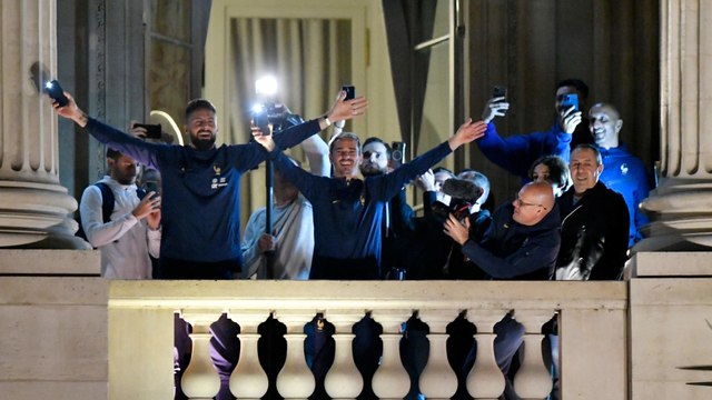 Coupe du Monde : 50 000 personnes acclament les Bleus place de la Concorde