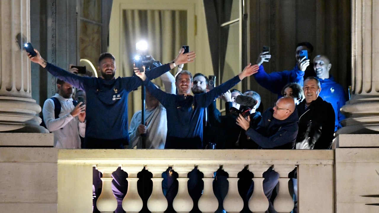 Coupe du Monde : 50 000 personnes acclament les Bleus place de la Concorde
