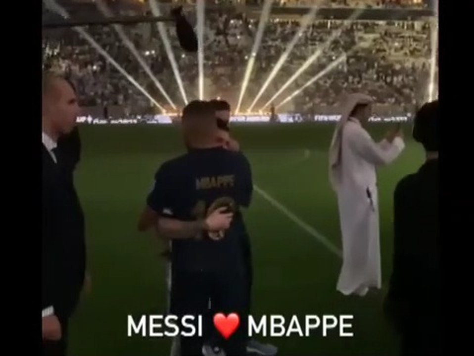 2022 FIFA World Cup Final ● Messi hug Mbappe After Argentina won     Final da Copa do Mundo da FIFA Qatar 2022 ● Messi abraça Mbappé após vitória da Argentina