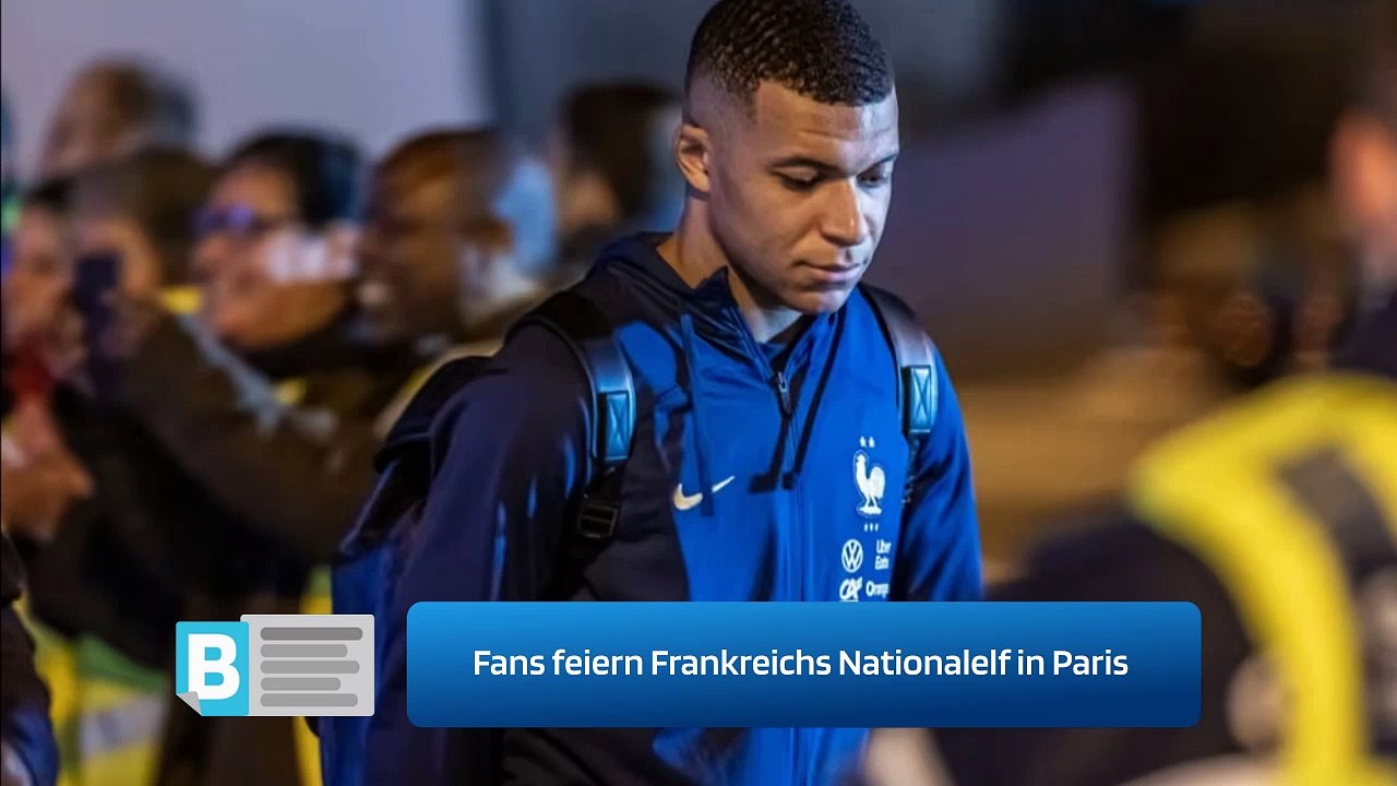 Fans feiern Frankreichs Nationalelf in Paris