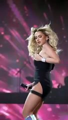 Hadise "2023'e adım atıyorum" diyerek  dansını paylaştı