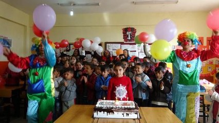 VAN'DA AĞLATAN DOĞUM GÜNÜ SÜRPRİZİ