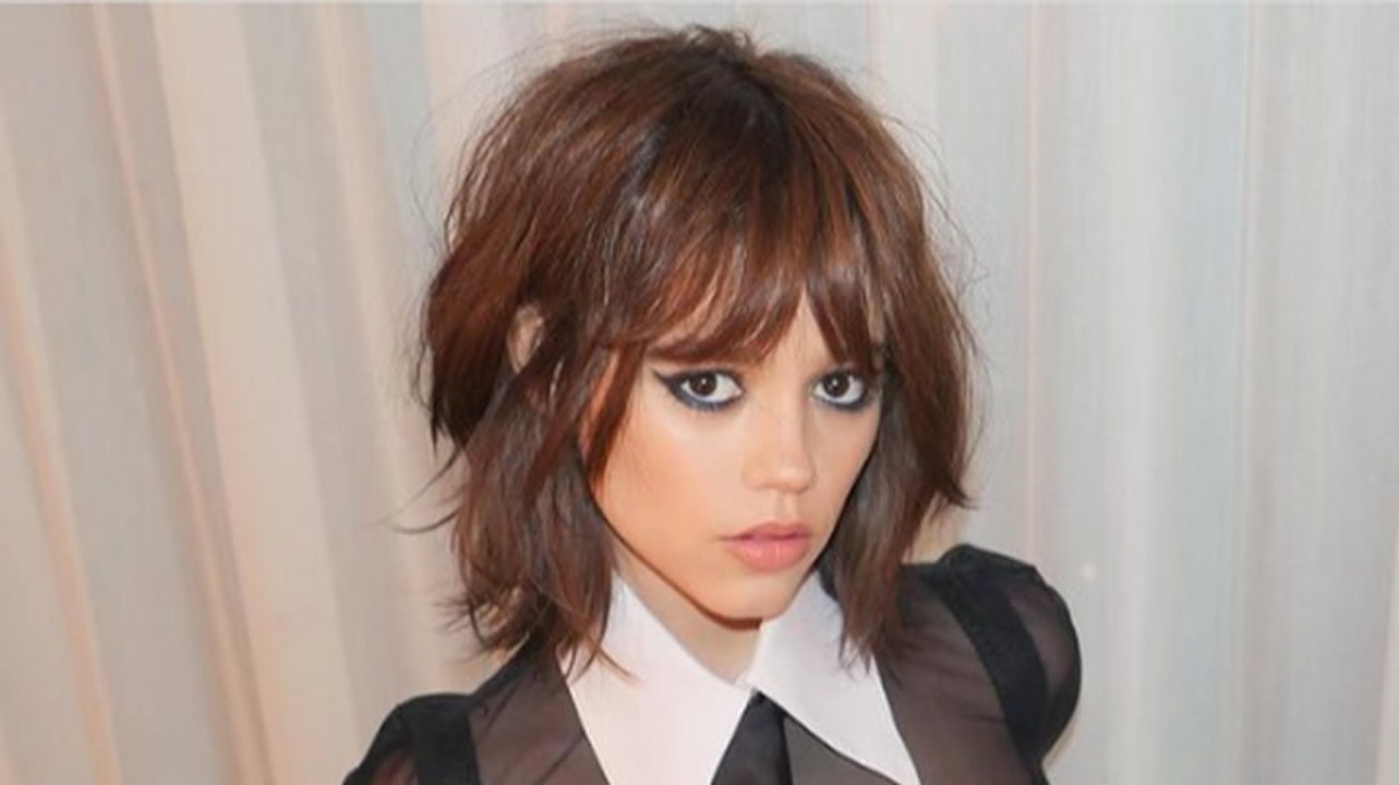 „wednesday“-jenna ortega legt krasse transformation hin: diese frisur ist passé