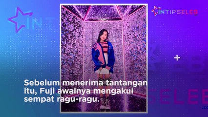 Fuji Jadi Pelayan Karen's Diner, Bikin Pelanggan Baper