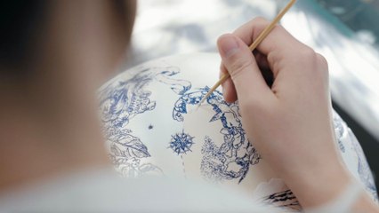 Dior Maison et les Émaux de Longwy imaginent un vase d’exception