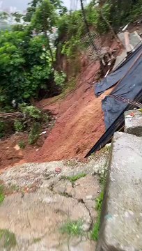 Com mortes, carros submersos, casas alagadas e ilhados, Camboriú decreta emergência