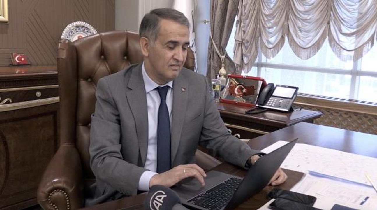 Adıyaman Valisi Çuhadar, AA'nın "Yılın Fotoğrafları" oylamasına katıldı