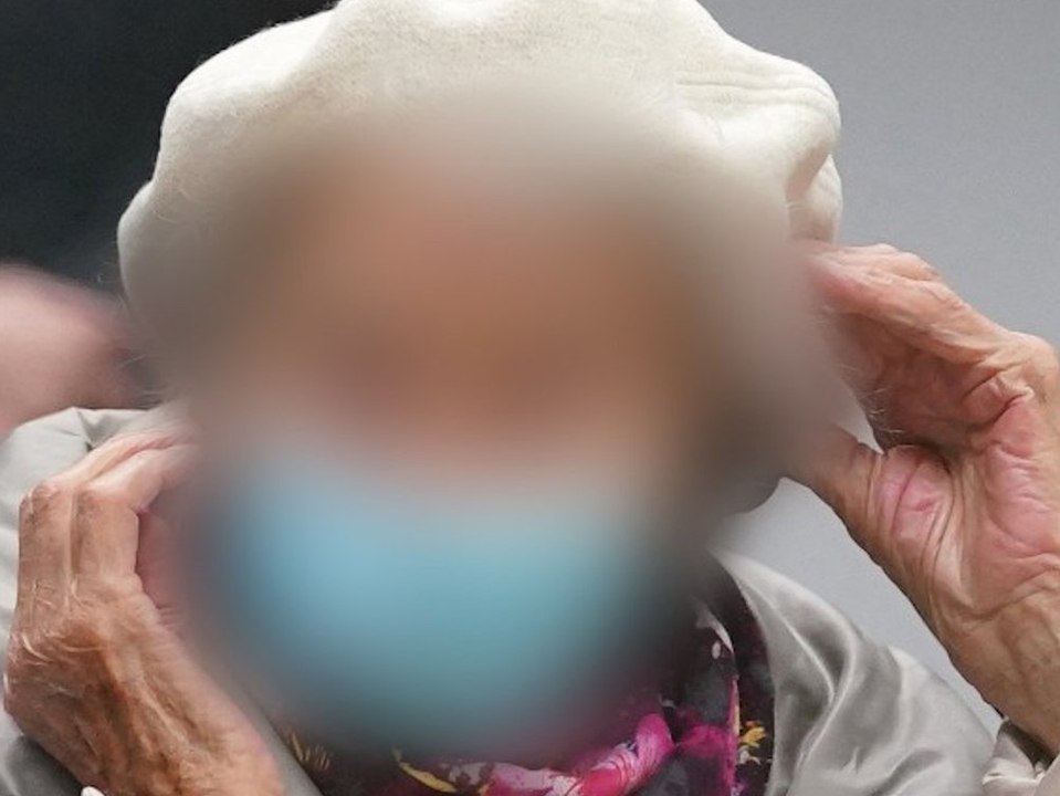 Beihilfe zum Mord: Gericht spricht ehemalige KZ-Sekretärin schuldig