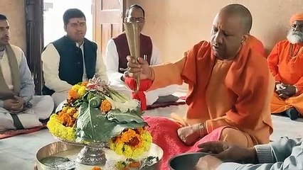 Chief Minister Yogi Adityanath ji did Rudrabhishek in Gorakhnath Temple on the occasion of Ekadashi.