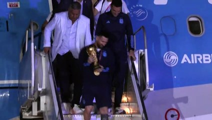 Mondial: Messi et l'équipe d'Argentine de retour au pays
