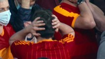El último vídeo de Fernando Torres y Victoria para animar a la selección española de fútbol.