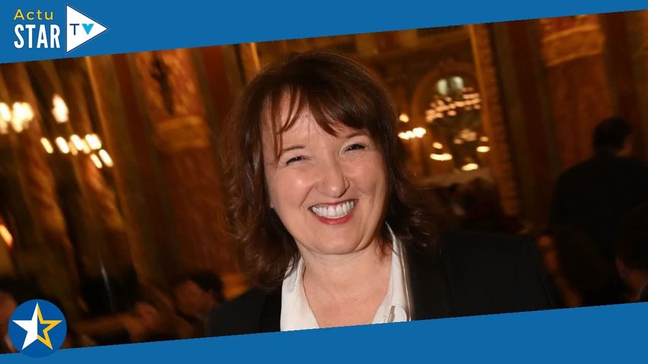 Anne Roumanoff : "Ballottées", "contrariées"... Son grand projet concernant ses grands-mères