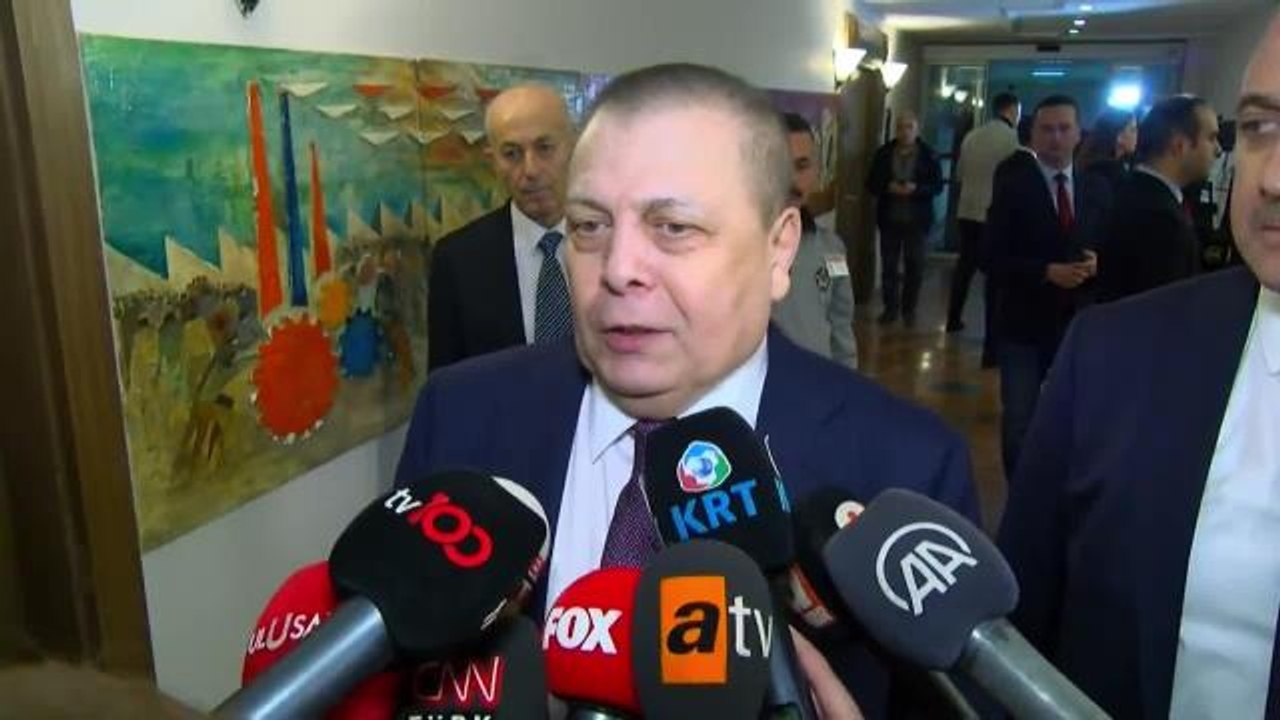 Türk-İş Genel Sekreteri Pevrul Kavlak'tan Asgari Ücret Açıklaması: "Bana Sürekli Bir Mesaj Geliyor; Külliye'de Bir Hazırlık Olduğunu Söylüyorlar,...