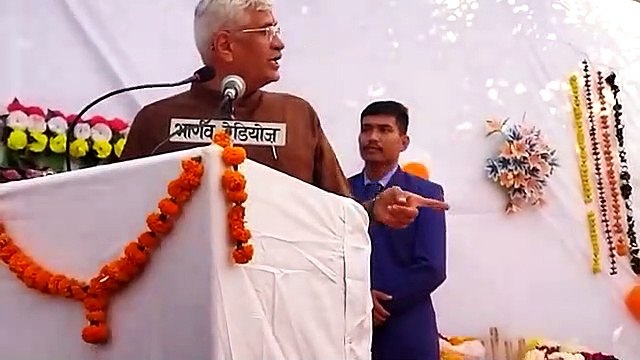 चौराहों पर हाथी-घोड़े लगा रही सरकार, लेकिन कॉलेज और स्कूल में पढ़ने के लिए कमरे नहीं बना पा रही, केन्द्रीय जल श​क्ति मंत्री ने कसा तंज