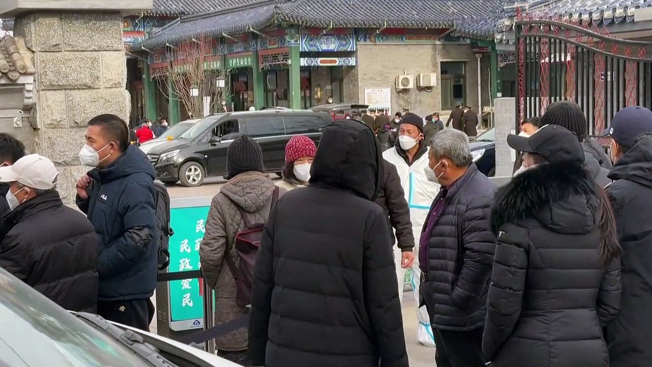 محارق الجثث في الصين تواجه صعوبات في التعامل مع زيادة في أعداد الجثامين وسط طفرة إصابات بكوفيد