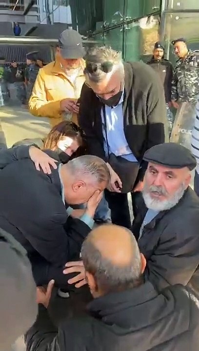 اقتحام بنك الاعتماد اللبناني في كورنيش النهر
