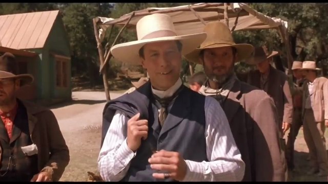 Holes-Movie-Review-Plot-ain-Hindi-Urdu_245