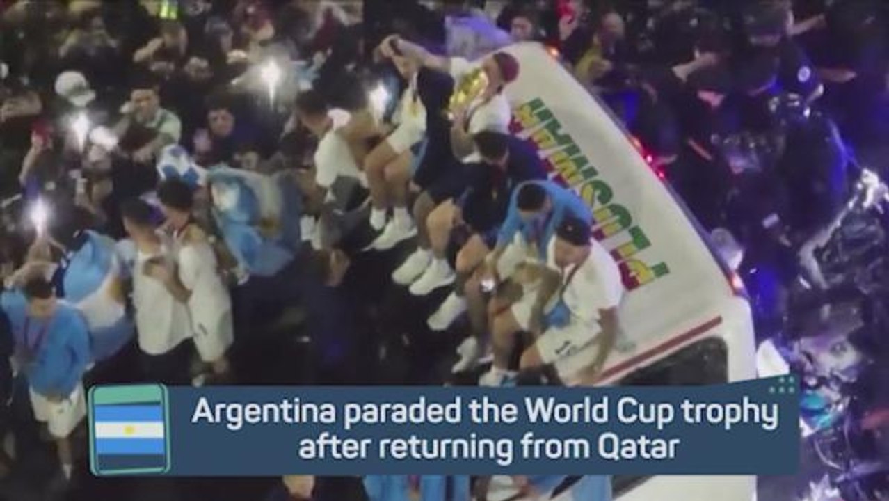 Argentina parade trophy through Buenos Aires