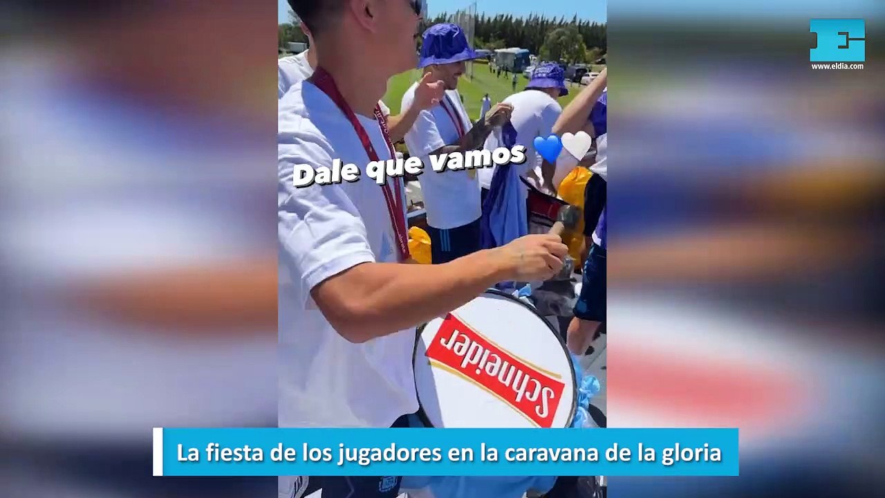 La fiesta de los jugadores en la caravana de la gloria